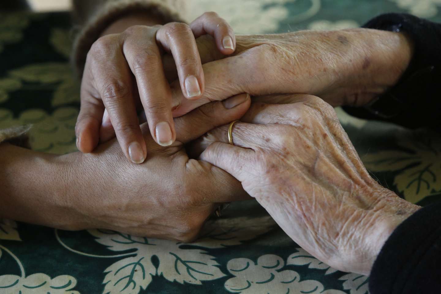 Aging from the 19th century to today: how did family caregivers appear?